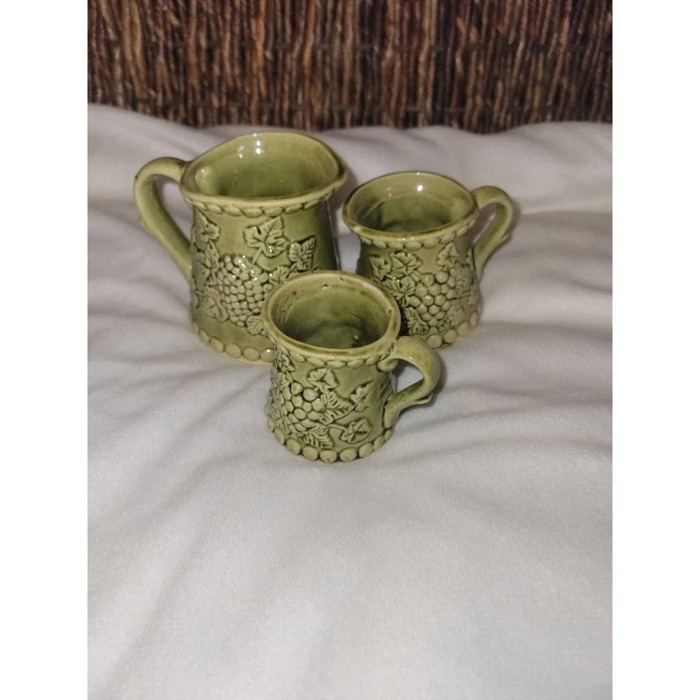 Vintage green ceramic measuring cups
